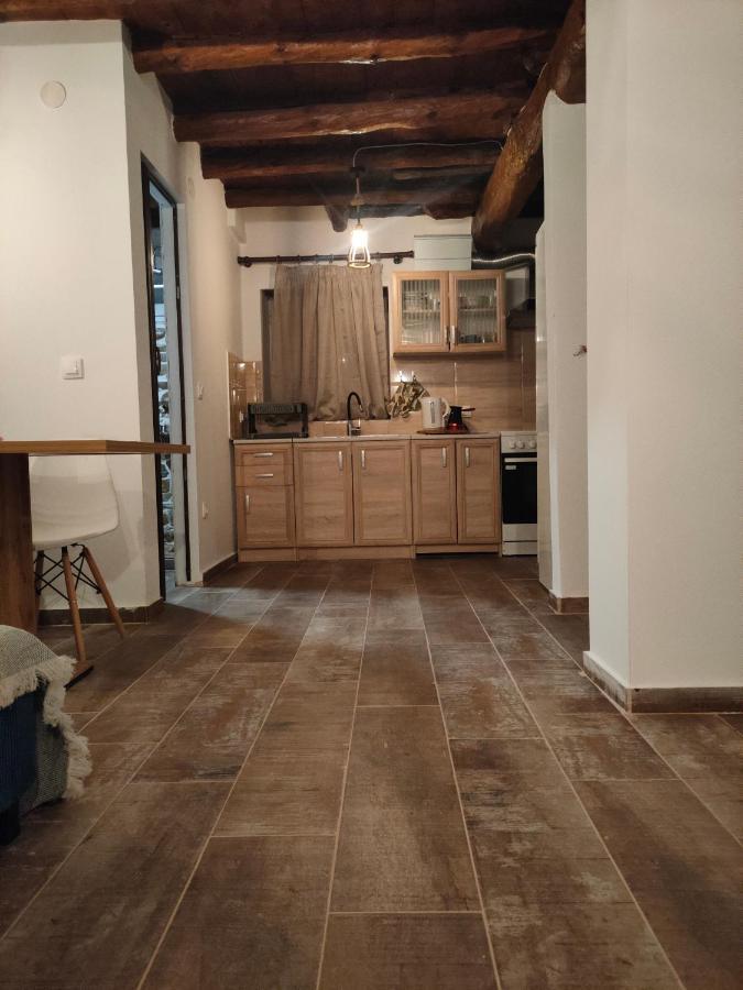παραδοσιακό πέτρινο σπίτι * Nikiti (Sithonia)