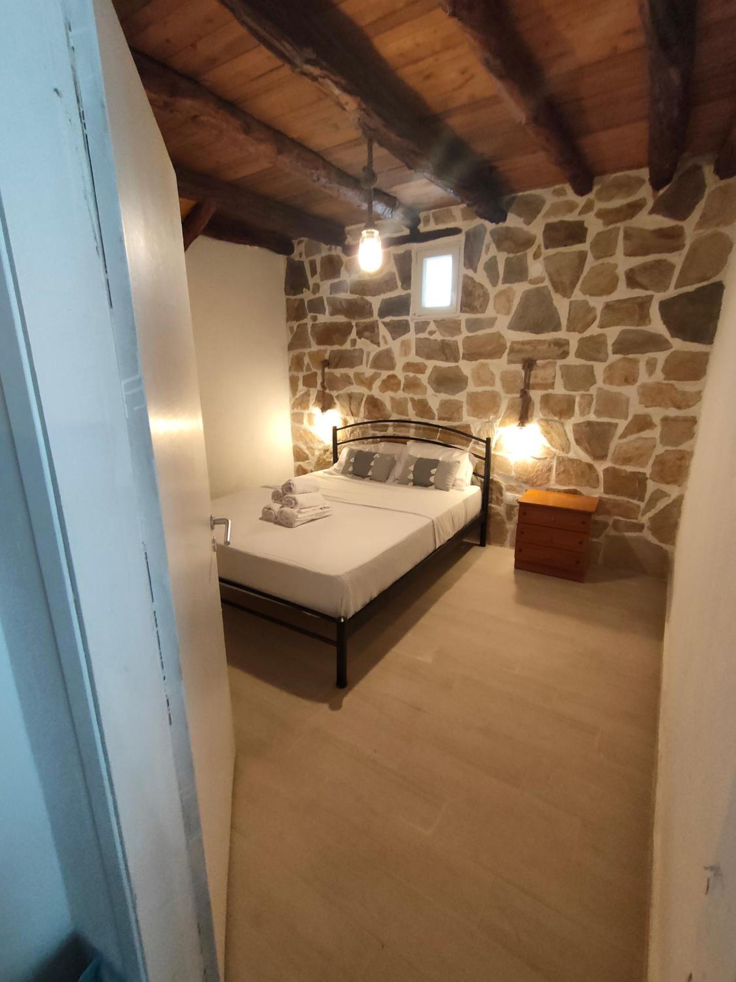 παραδοσιακό πέτρινο σπίτι